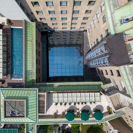 Radisson Collection Hotel, Santa Sofia Milan Milão Exterior foto The courtyard of the hotel