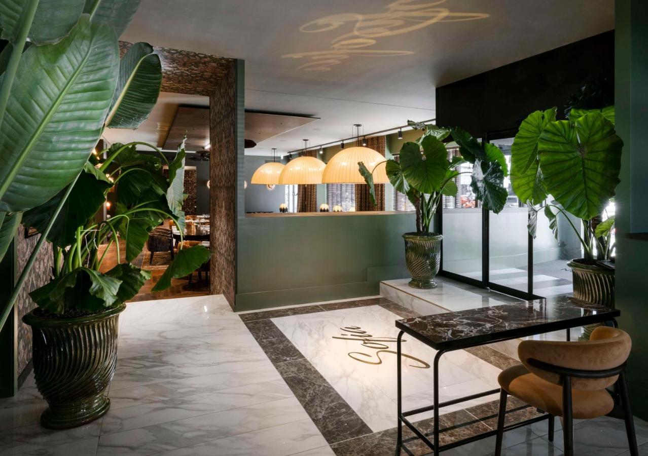 Radisson Collection Hotel, Santa Sofia Milan Milão Exterior foto The lobby of the hotel