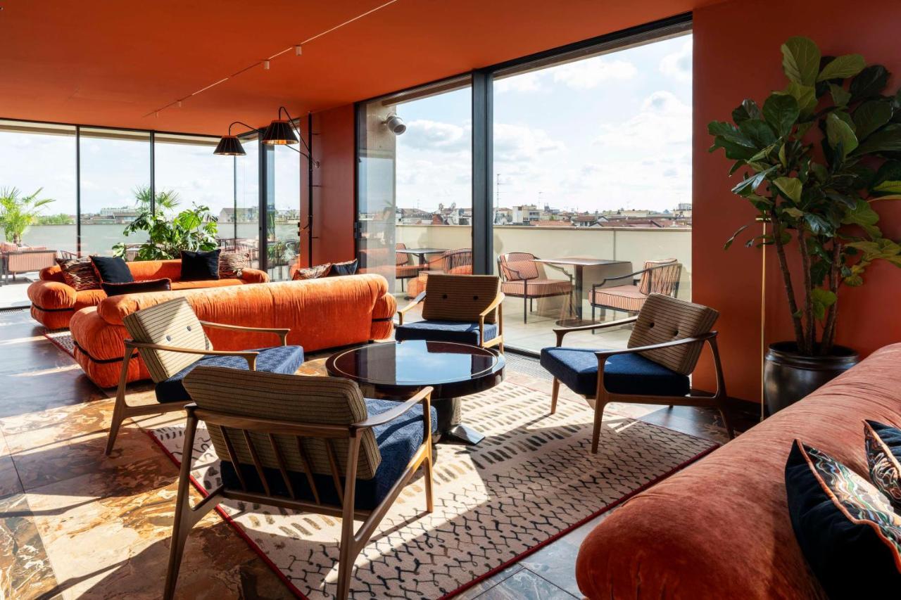 Radisson Collection Hotel, Santa Sofia Milan Milão Exterior foto The rooftop lounge at the Standard London